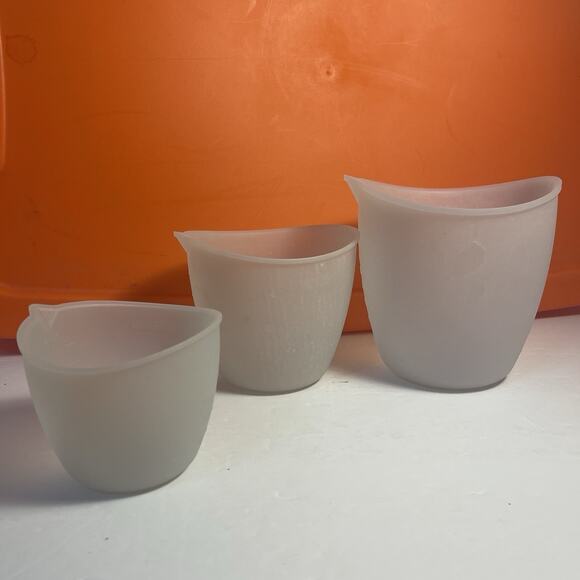 The Pampered Chef Set of 3 Silicone Prep Bowls Measuring Cups #2421 - Picture 1 of 9